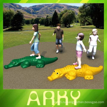 HOT счастливое детство крокодила пластиковая игрушка